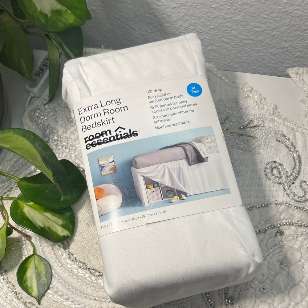 Room Essentials Crisp White Bedskirt (Twin XL)